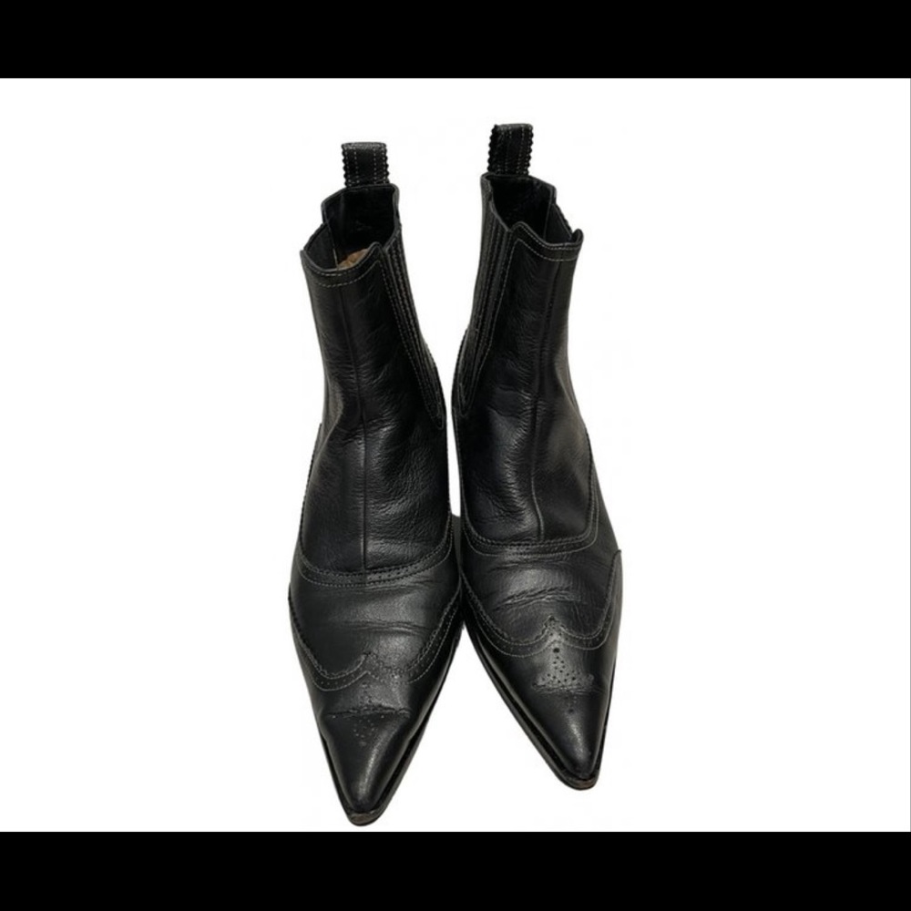 Hermès vintage kitten heel boots.